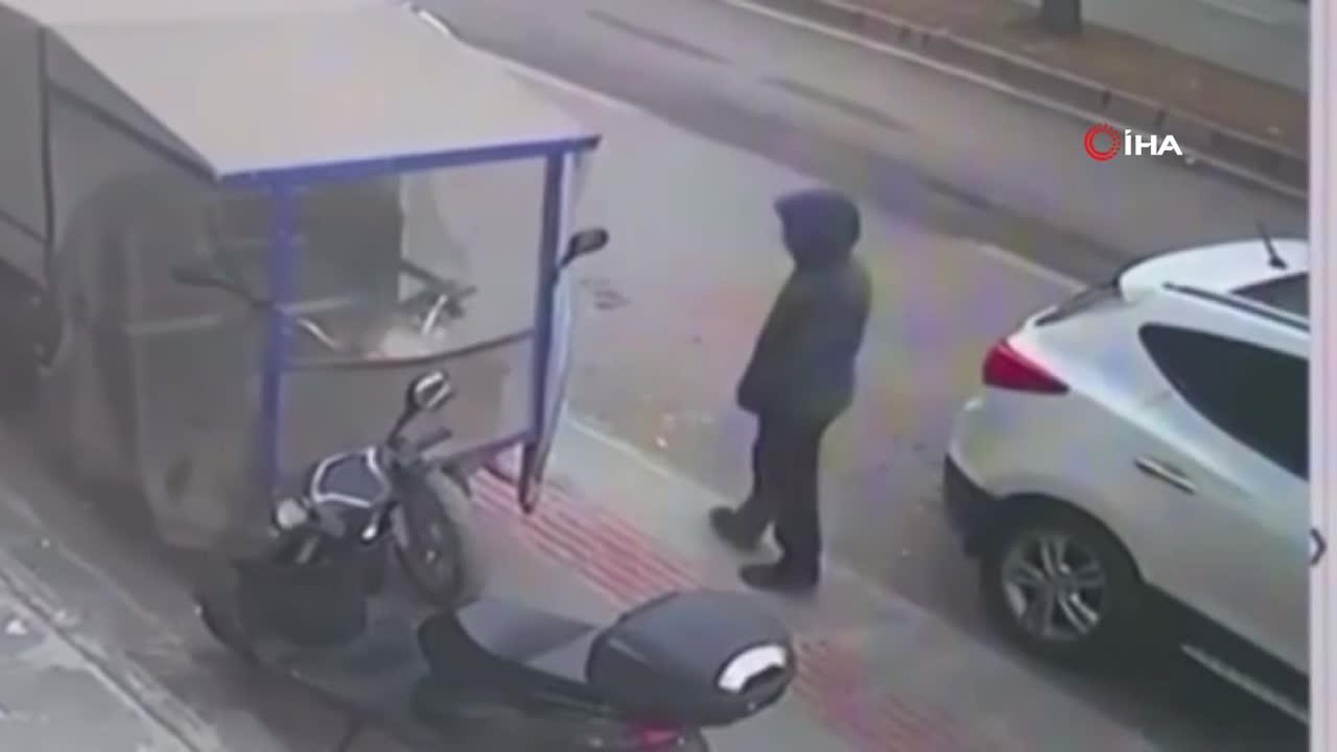 Batman\'da Hırsız Motosikletten Telefon Çaldı