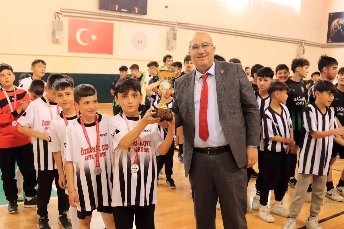 Çameli\'de Futsal Turnuvası Coşkusu