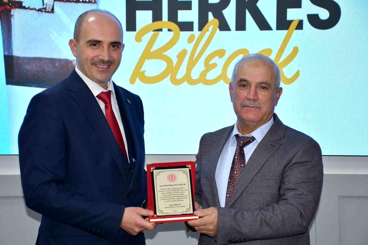 Bilecik\'te Emekliye Ayrılan Personele Başarı Belgesi