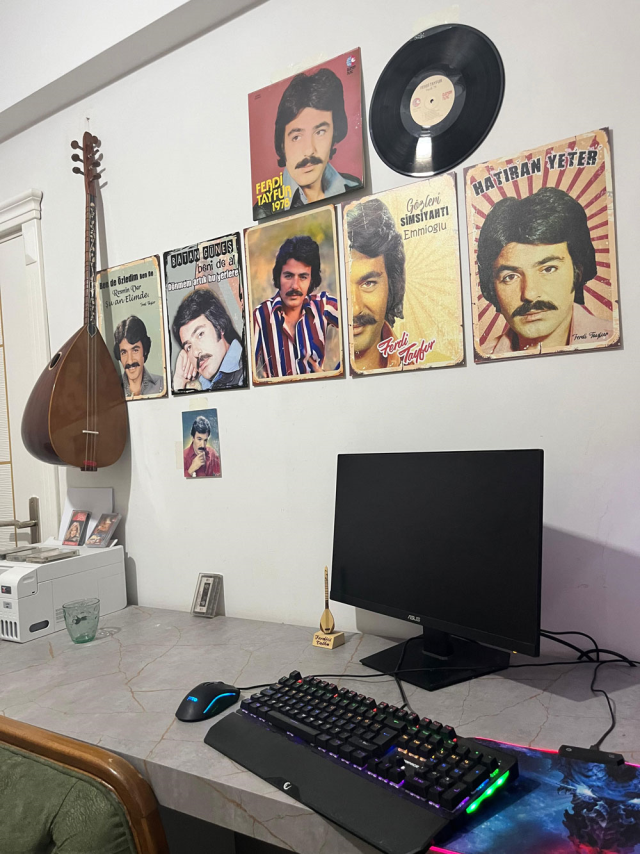 Ferdi Tayfur'un genç hayranı hastane önünden ayrılmıyor