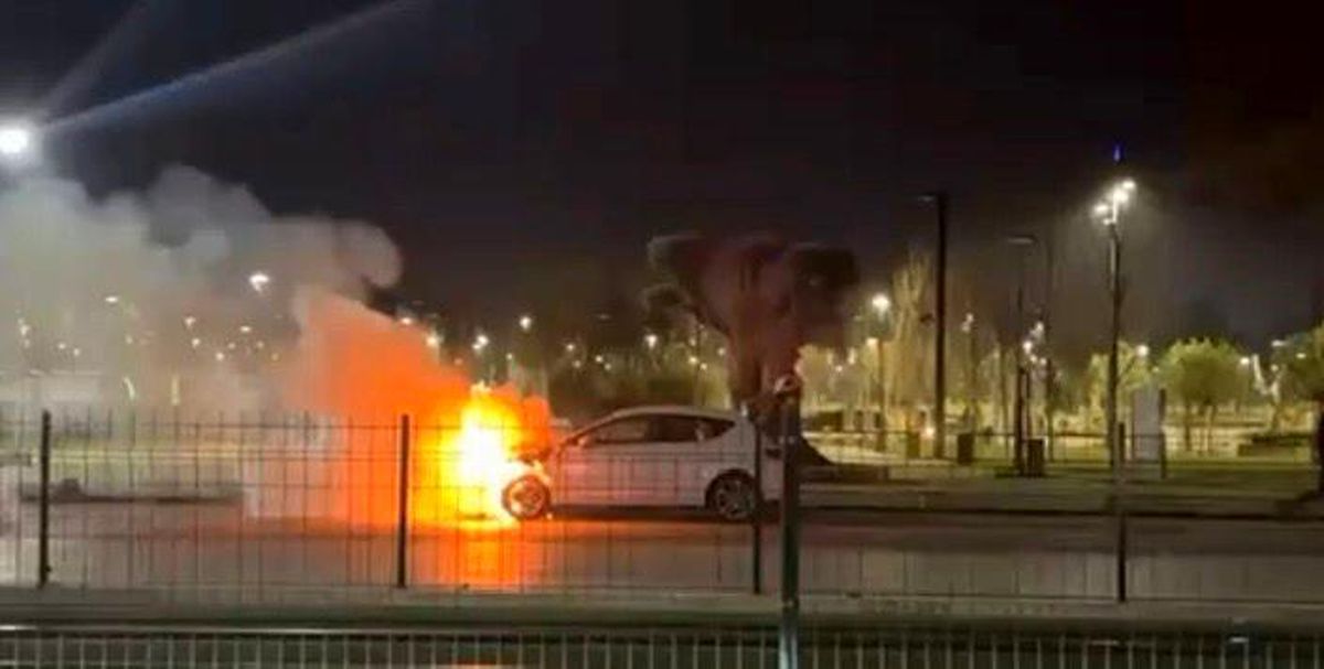 Gaziantep\'te Yanan Araçta Maddi Hasar
