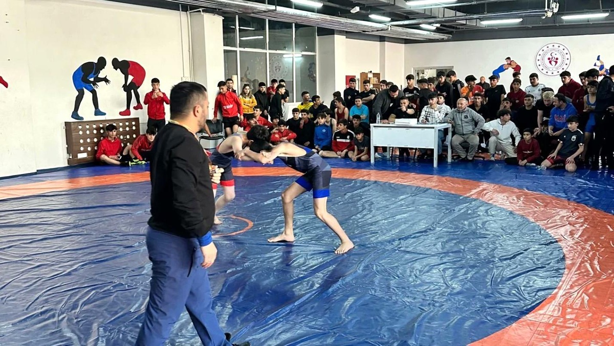 Hakkari\'de 3,800 Öğrenci Spor Kurslarında