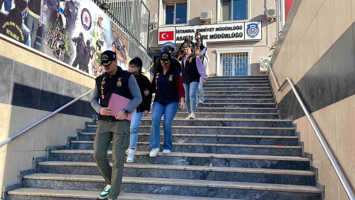 İstanbul\'da Fuhuş Operasyonu: 22 Gözaltı