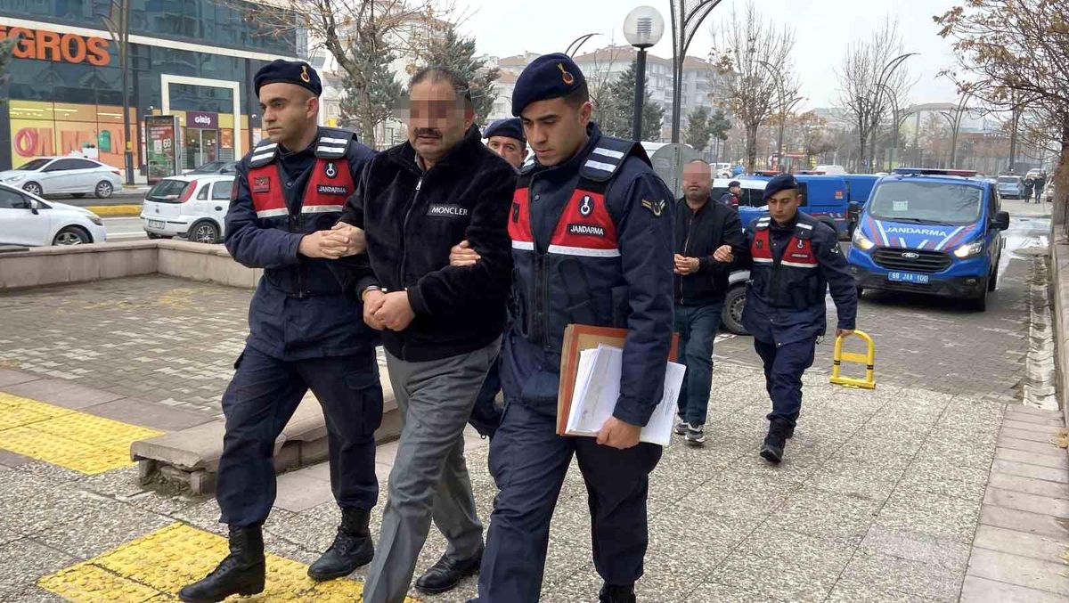 Aksaray\'da Sahte Polisler Çökertildi