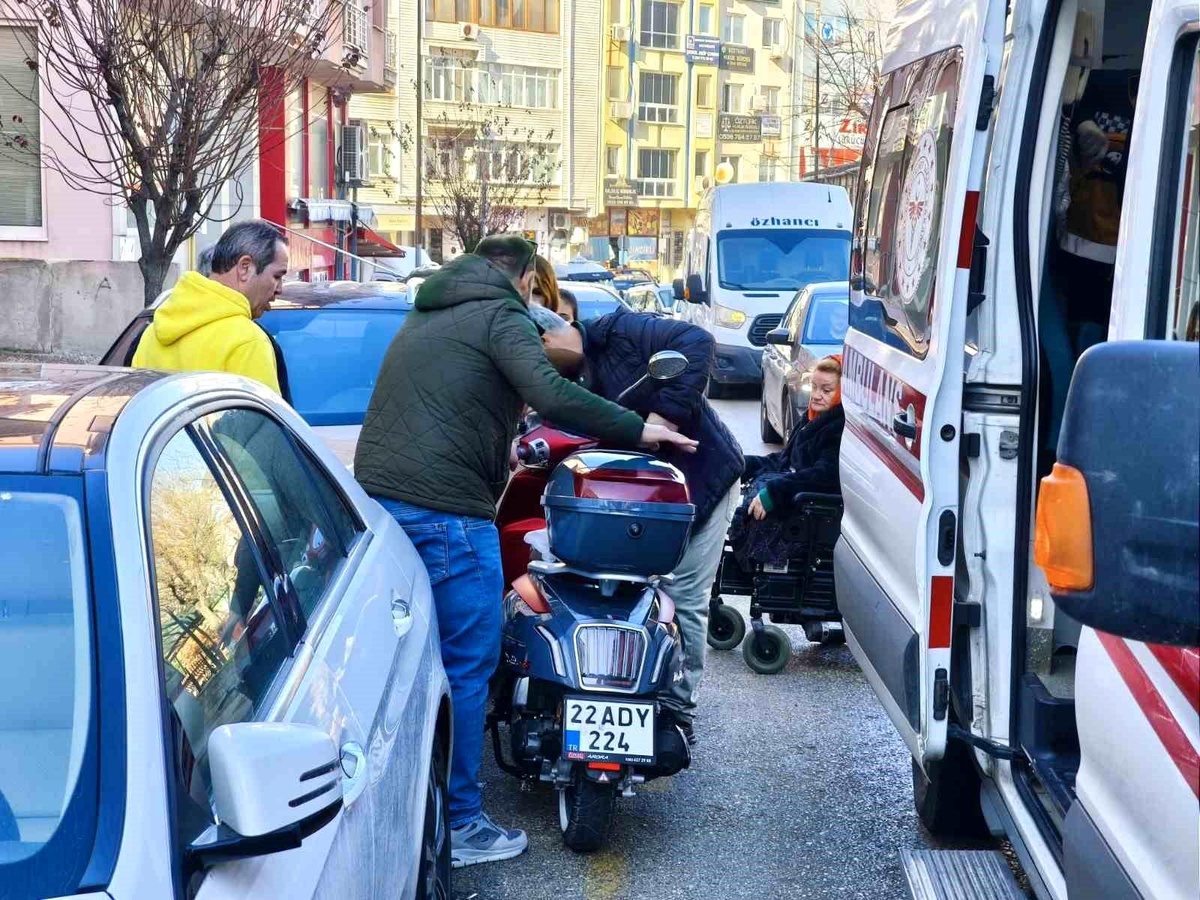 Keşan\'da Motosiklet Devrildi: Bir Yaralı