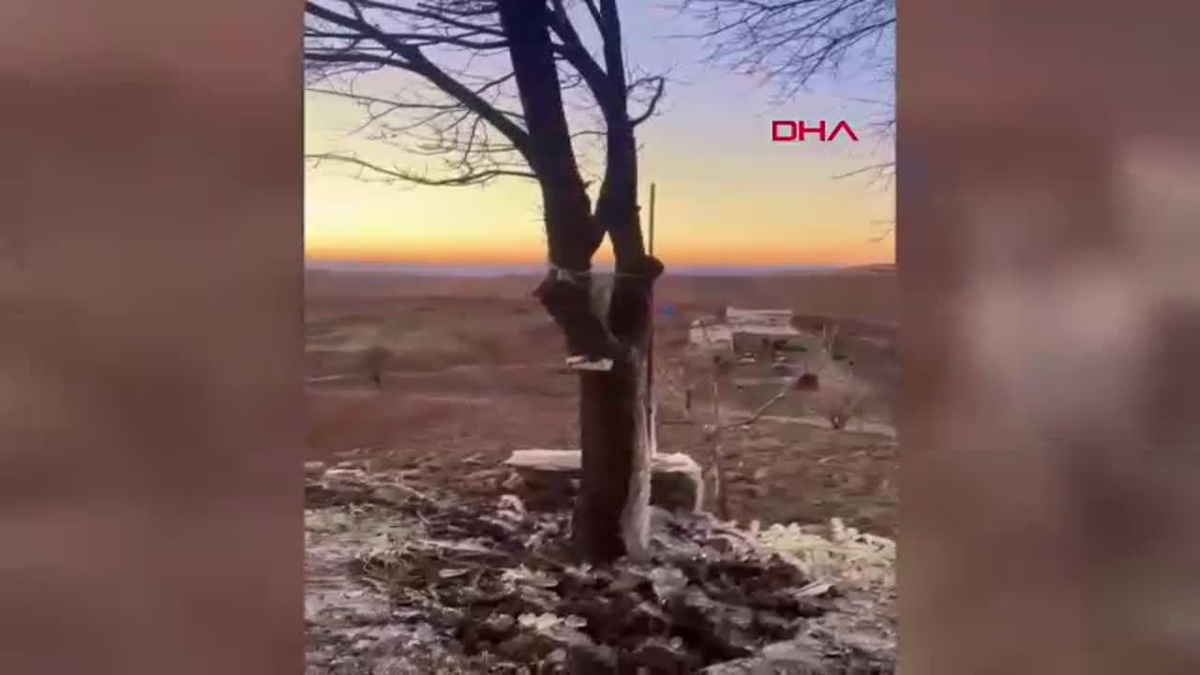 Siirt\'te Patlayan Borudan Buz Sarkıtları Oluştu