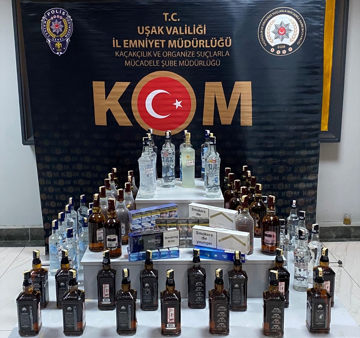Uşak\'ta Kaçak Sigara ve Sahte İçki Operasyonu