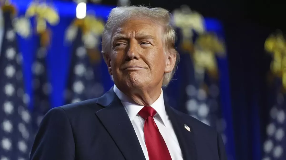 Trump yeni saç stili ve sorduğu soruyla dikkat çekti