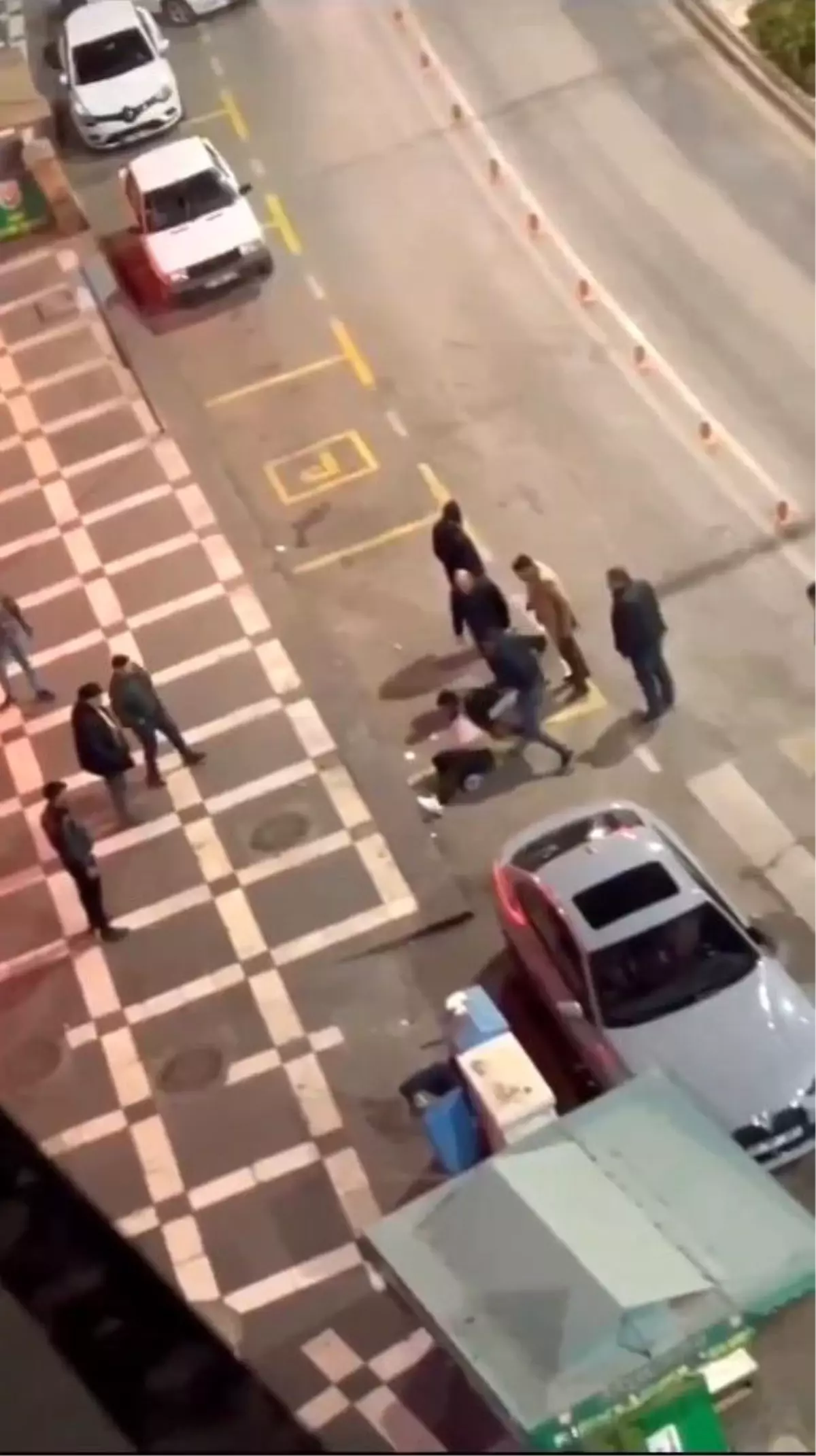 Şanlıurfa\'da Sokak Kavgası: Darp Anları Kamerada