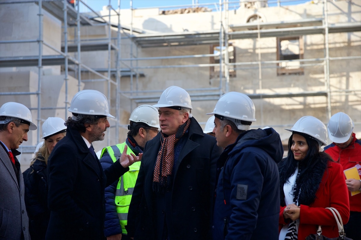 Ossowski Hatay\'da İncelemelerde Bulundu