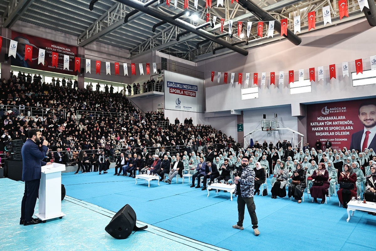 Bağcılar\'da 182 Hafız Kız İçin İcazet Merasimi Düzenlendi