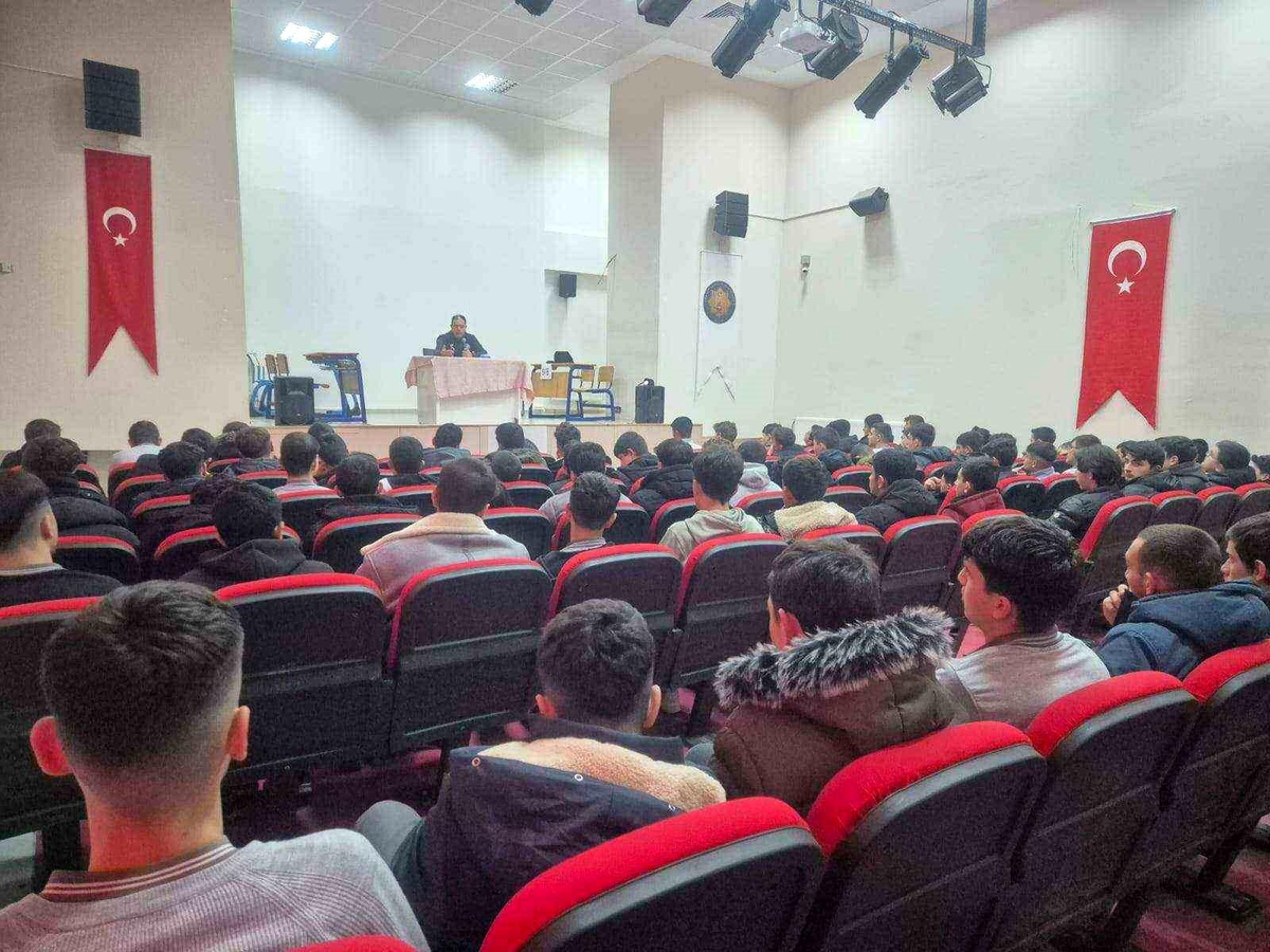 Bayburt\'ta Öğrencilere Güvenlik Eğitimi