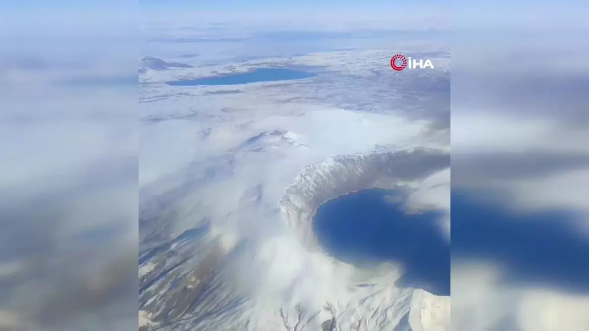 Nemrut Krateri Uçaktan Görüntülendi