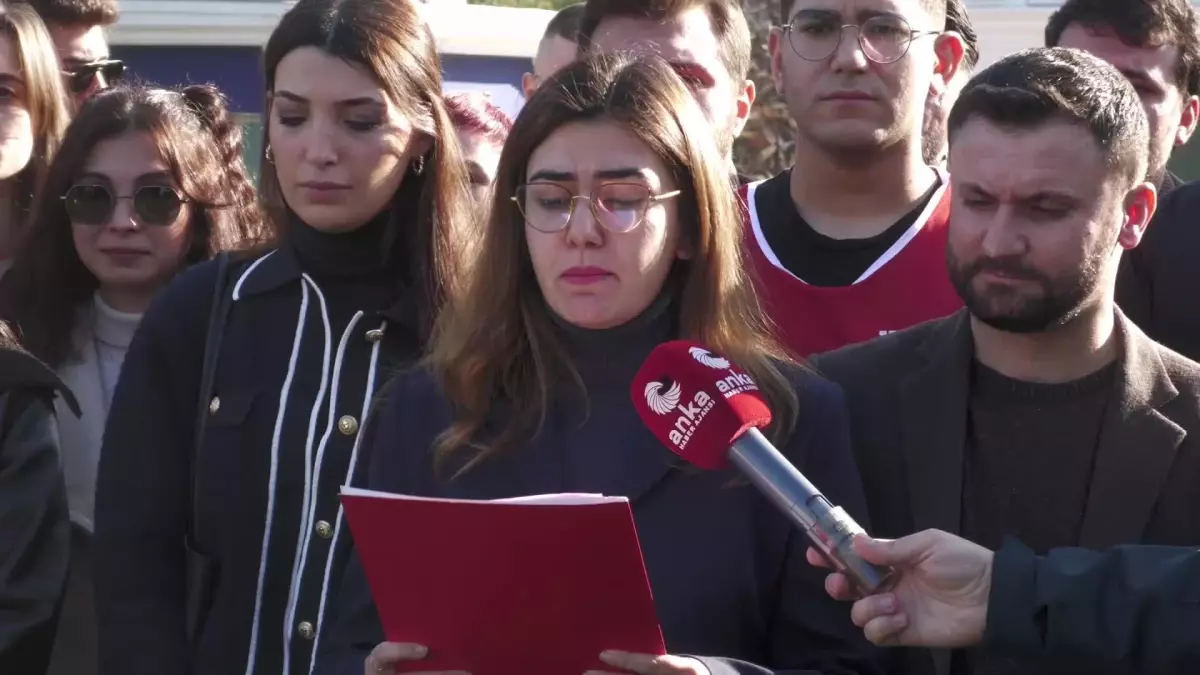 Gençler KYK Burslarını Protesto Etti