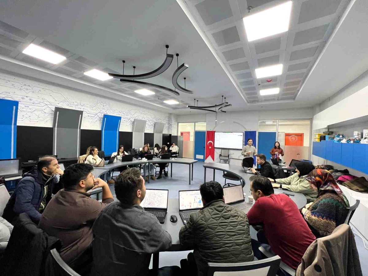 Düzce\'de Coğrafi Bilgi Sistemleri Eğitimi Düzenlendi