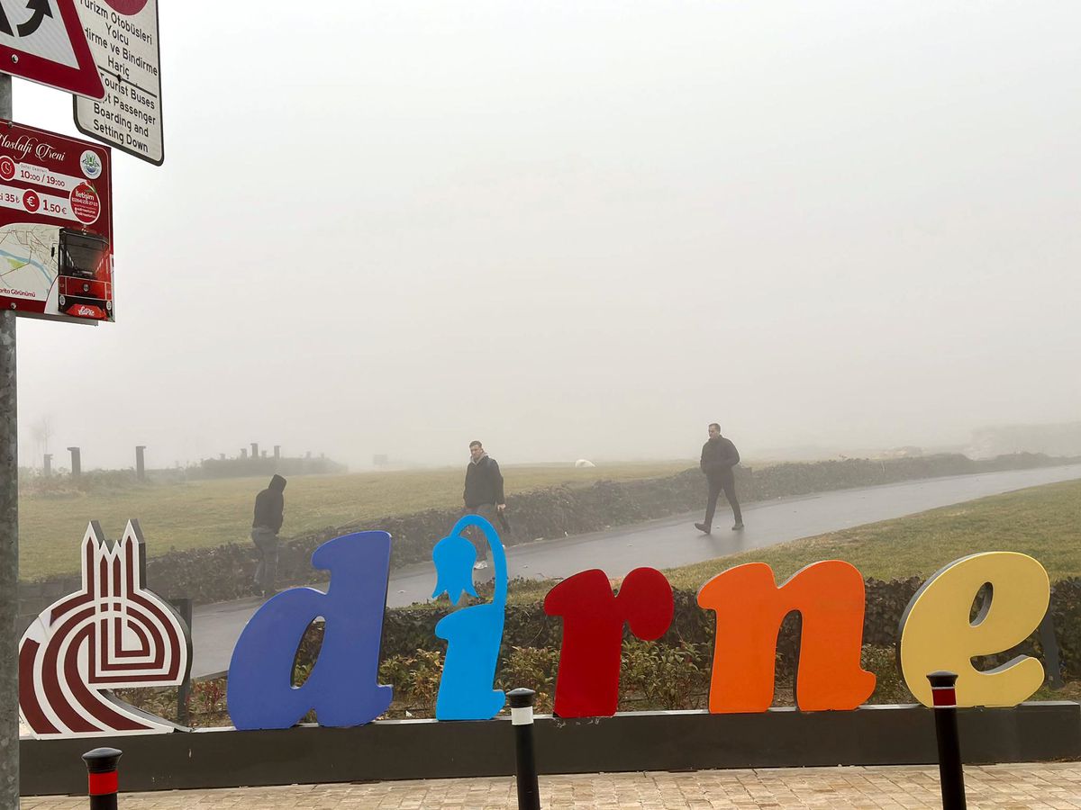 Edirne ve Tekirdağ\'da Yoğun Sis: Görüş Mesafesi 40 Metreye Düştü