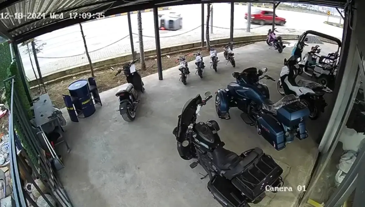 Karabük\'te Elektrikli Araç Devrildi