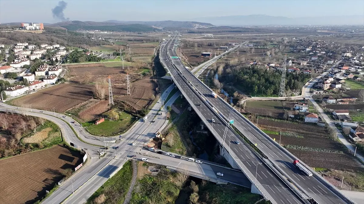 Sakarya\'da Metrobüs Projesine Başlandı