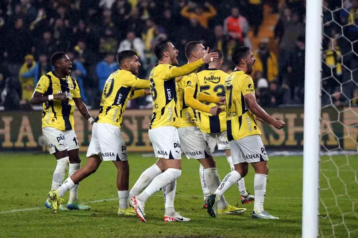 Fenerbahçe, Eyüpspor ile Süper Lig\'de İlk Randevusunu Yaşayacak