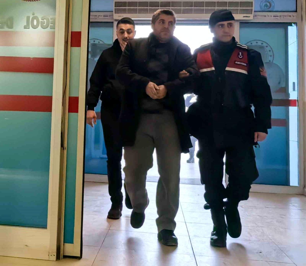 FETÖ üyesi eski polis İnegöl\'de yakalandı