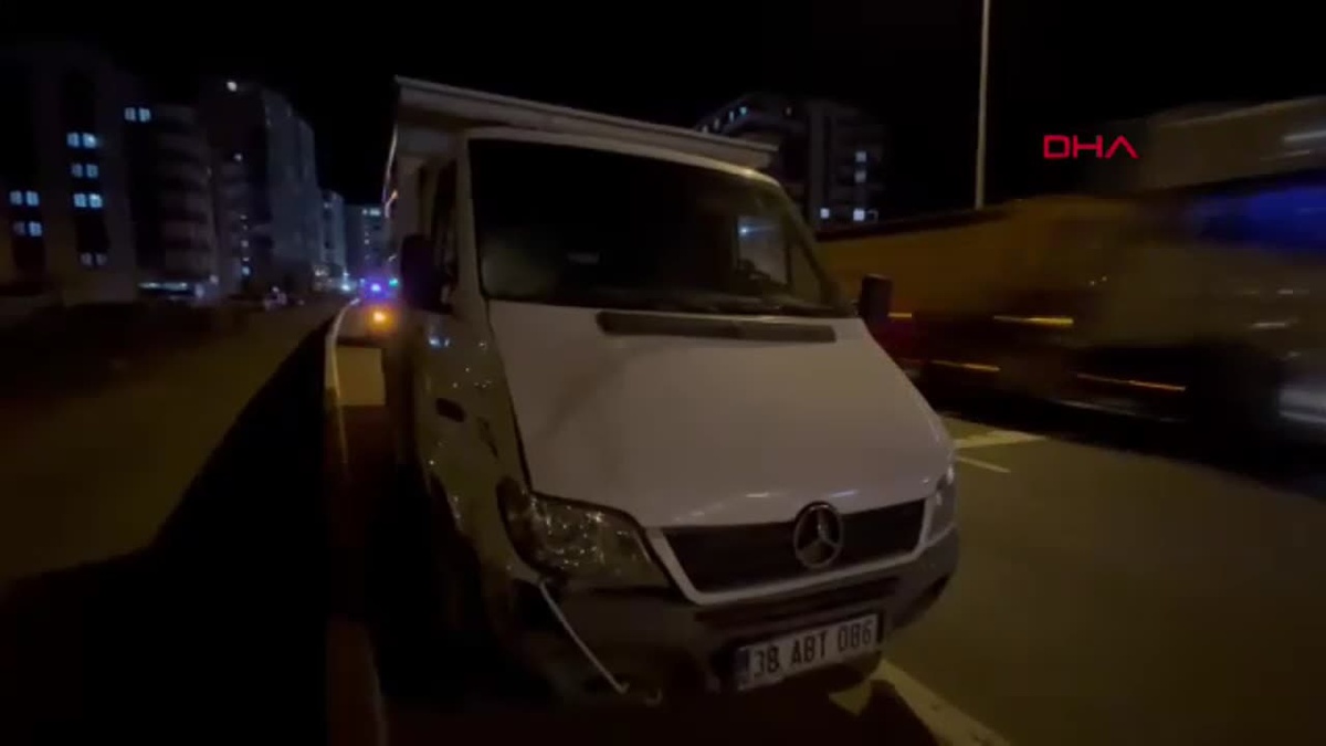Kayseri\'de Kamyonet Çarpması Sonucu Bir Kişi Ağır Yaralandı