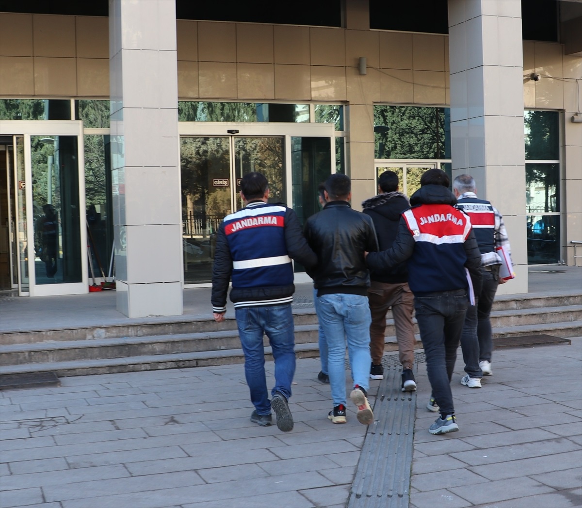 PKK/PYD/YPG Operasyonunda 2 Tutuklama