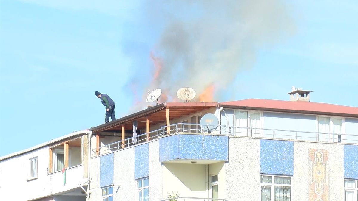 Maltepe\'de Çatı Yangını: İtfaiye Ekipleri Müdahale Etti