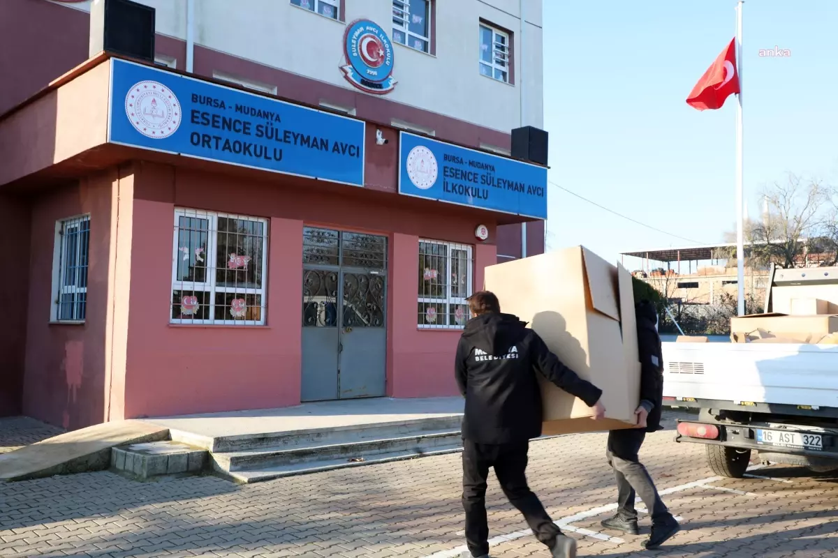 Mudanya Belediyesi\'nden Öğrencilere Kış Yardımı ve Temizlik Malzemesi Desteği