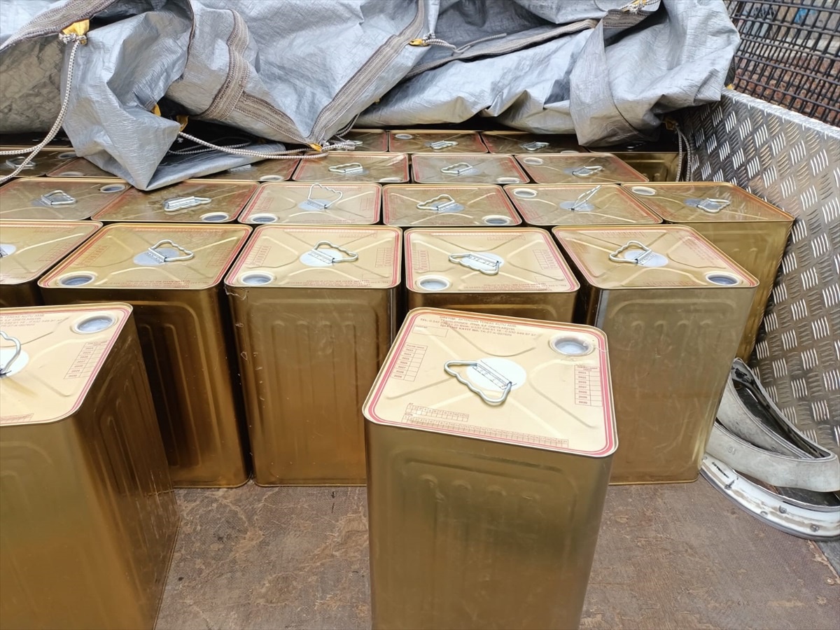 Şanlıurfa\'da 2 Ton Sahte Bal Şurubu Ele Geçirildi