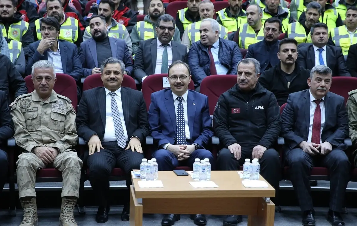 Vali Kızılkaya\'dan AFAD Gönüllülerine Destek