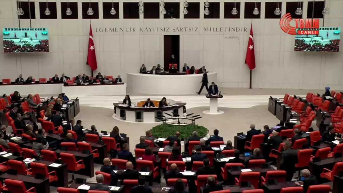 CHP\'li Ensar Aytekin 2025 Bütçesini Eleştirdi: \'Faiz Lobilerine Çalışmaya Devam Edilecek\'