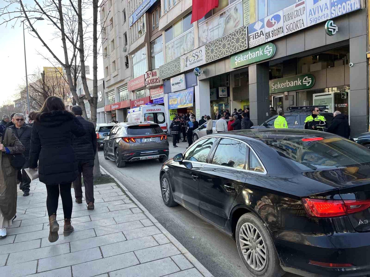 Kastamonu\'da Kurye Bıçaklandı
