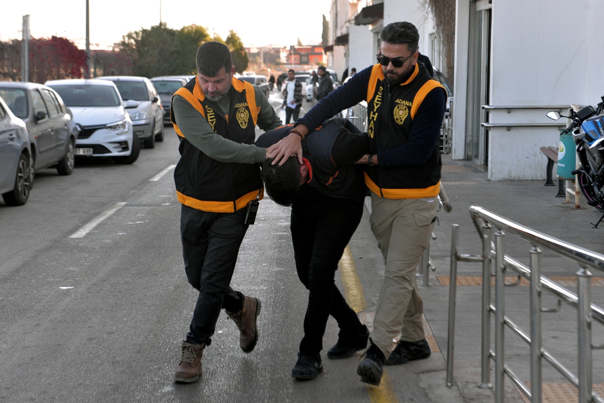 Yaya Geçidinde Bıçaklı Kavga: Genel Cerrah Yaralandı