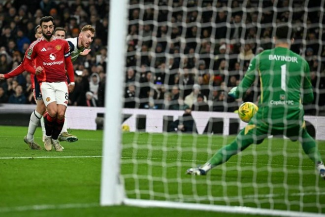 Altay Bayındır kornerden gol yedi, takım kupadan elendi