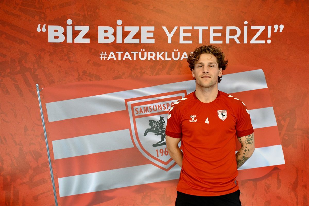 Holse: Merkezde oynamak mutluluk veriyor