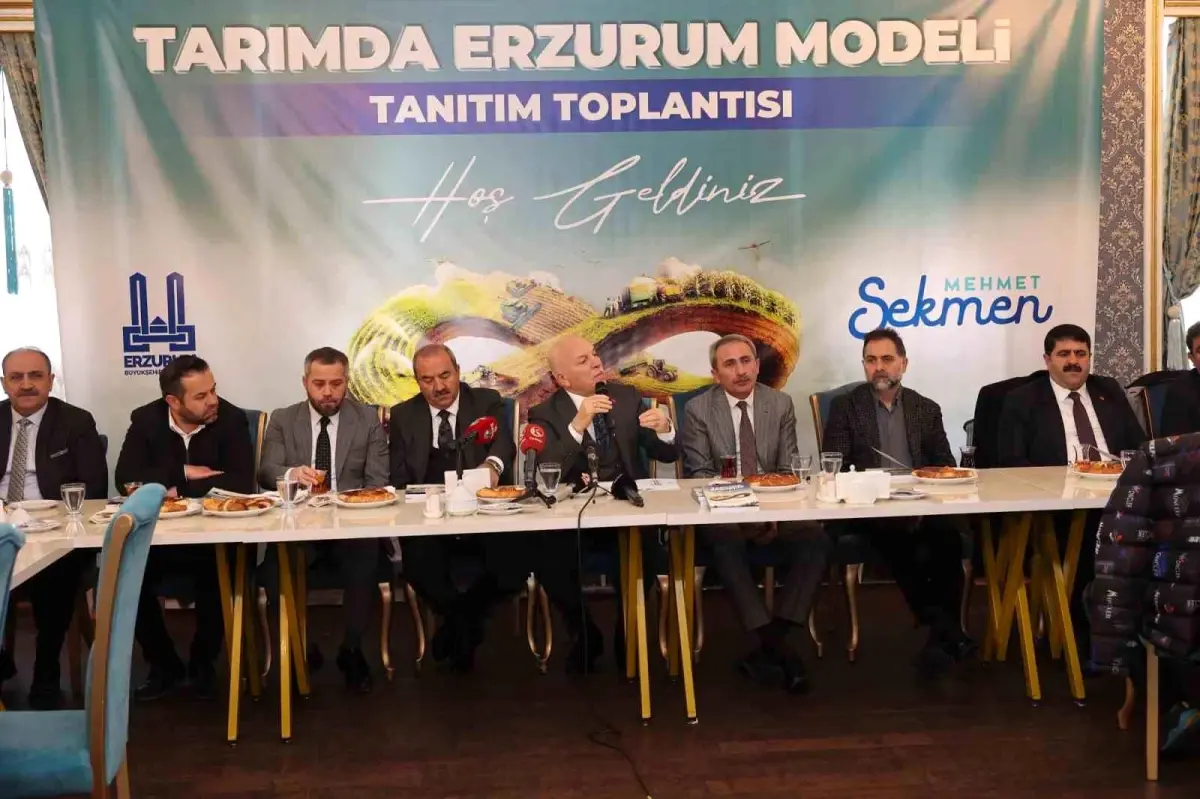 Erzurum Büyükşehir Belediye Başkanı Sekmen\'den \'Tarımda Erzurum Modeli\' Kitabı