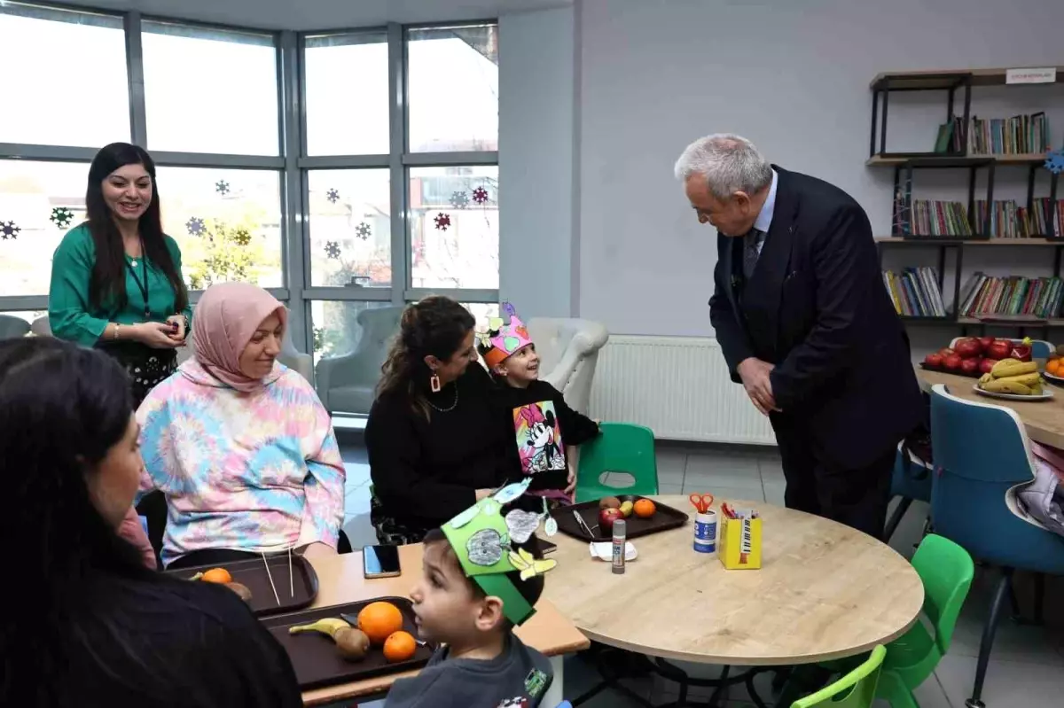 Nilüfer Belediye Başkanı Özdemir, Kadın ve Çocuk Akademisi\'nde İncelemelerde Bulundu