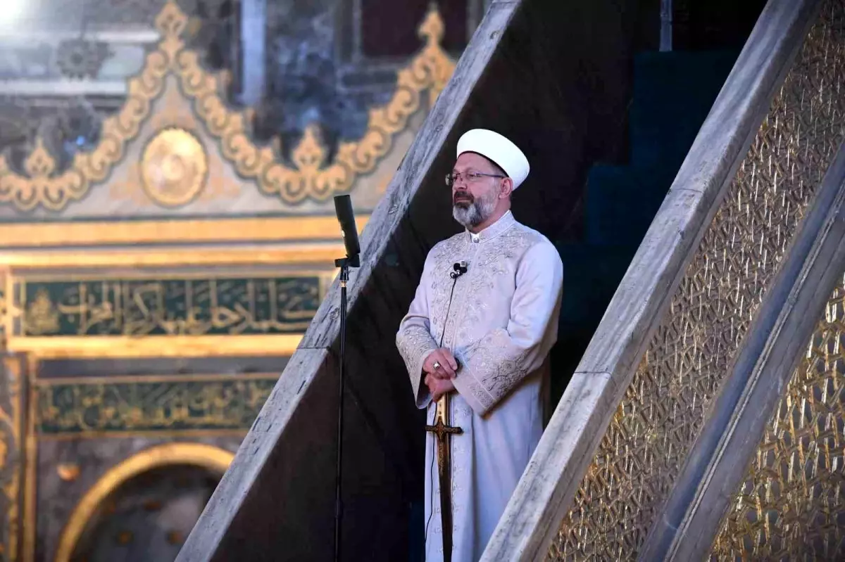 Diyanet İşleri Başkanı Erbaş, Ayasofya Camii\'nde hutbe okudu: "İçki kötülüklerin anasıdır"