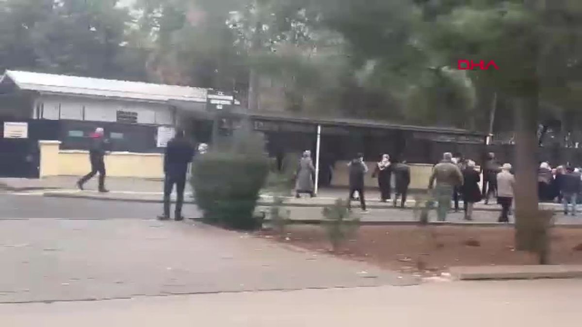 Diyarbakır Adliyesi Önünde Kavga