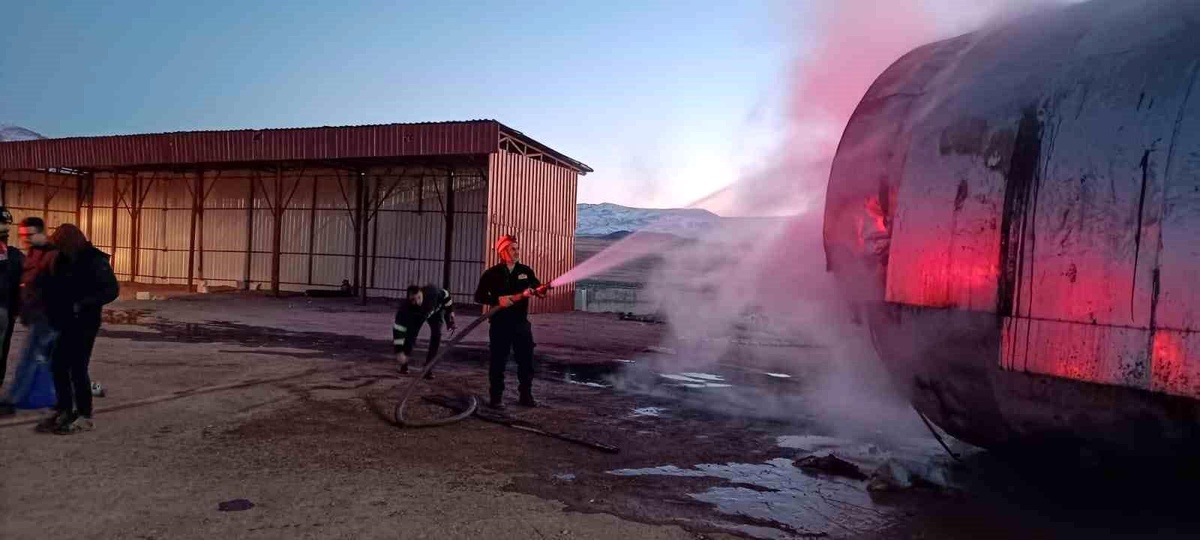 Ağrı\'da Petrol İstasyonunda Yangın