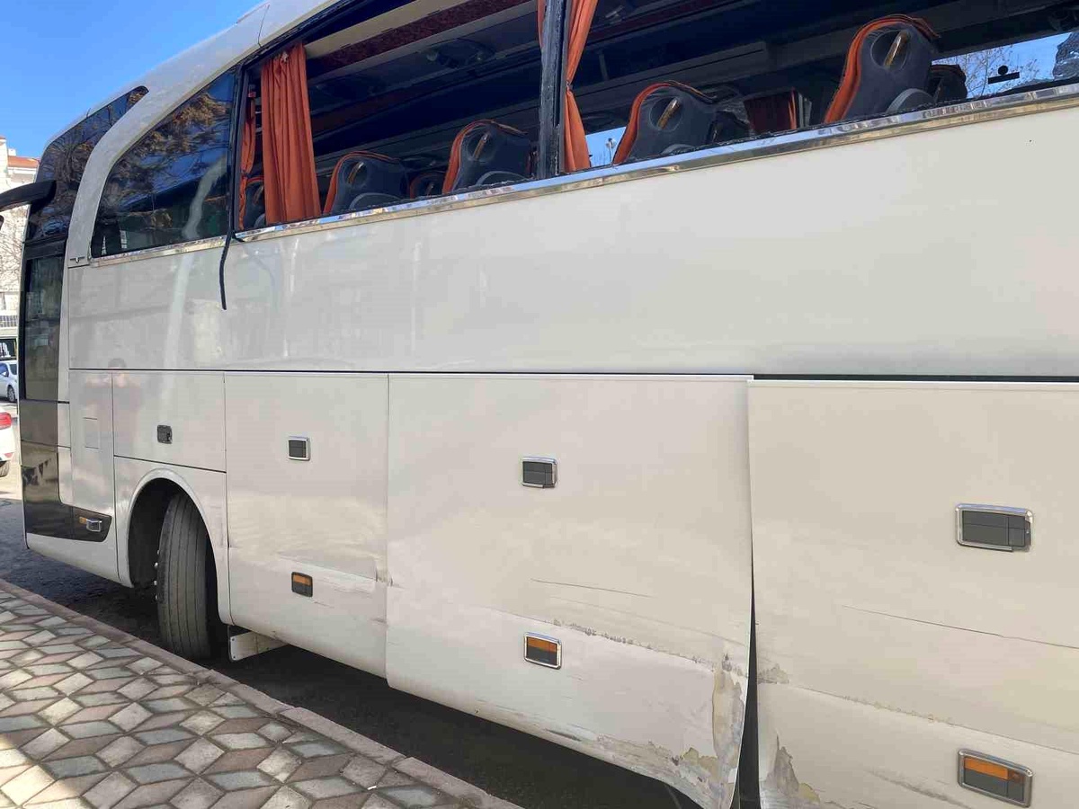 Elazığ\'da Alkollü Sürücü Kaçırdığı Otobüsle Mahalle Mahalle Dolaştı