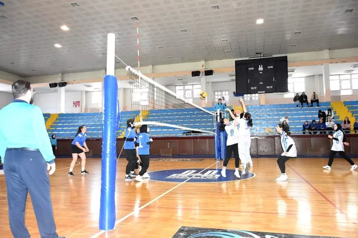 YURTLİG Voleybol Maçları Erzurum\'da Başladı