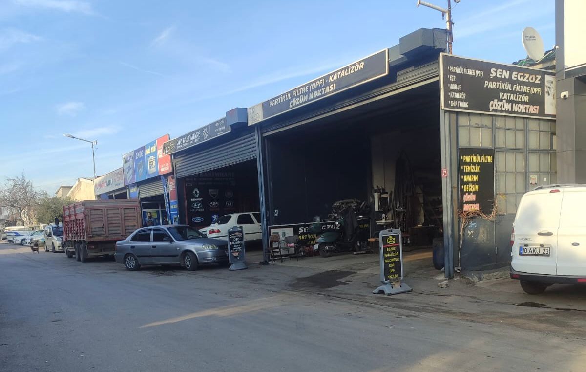 Bandırma\'da Husumet Kavgası: İki Kişi Tabancayla Yaralandı