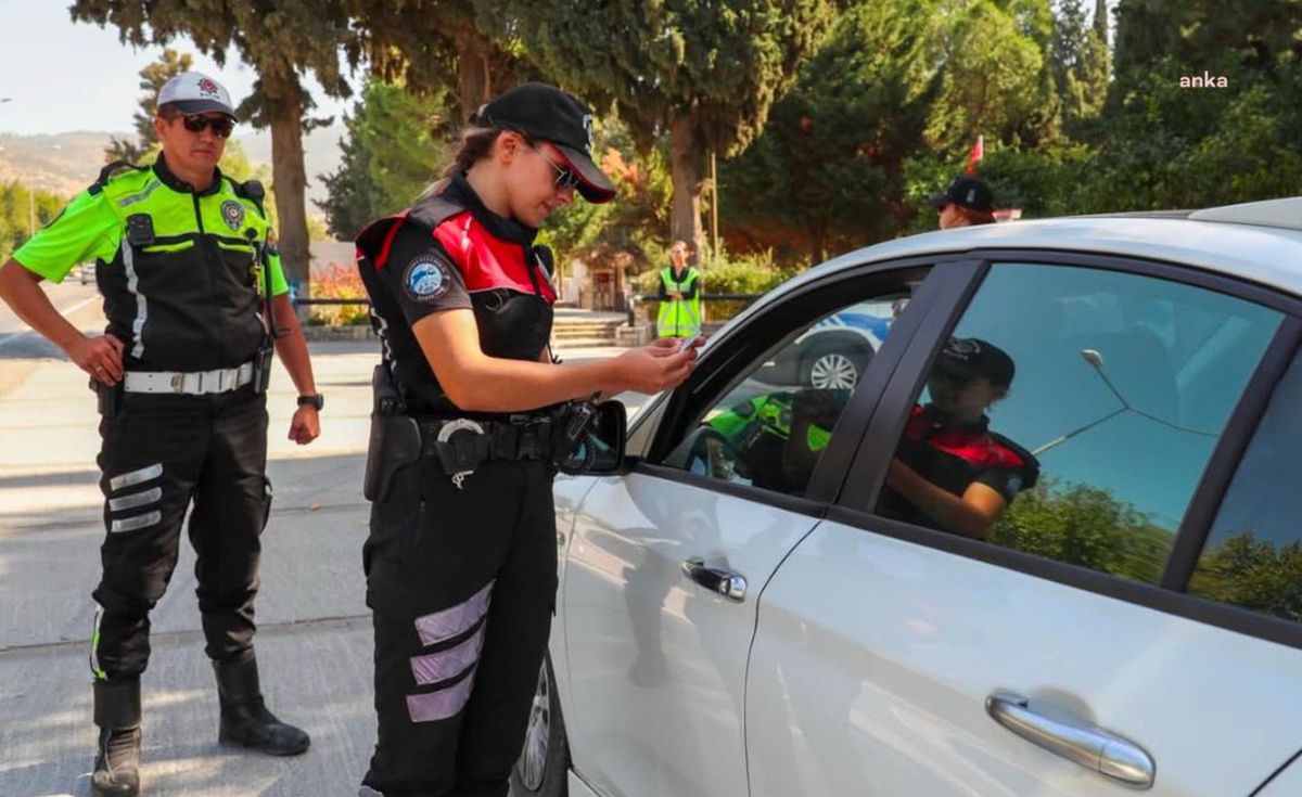 İzmir\'de 767 Şüpheli Yakalandı