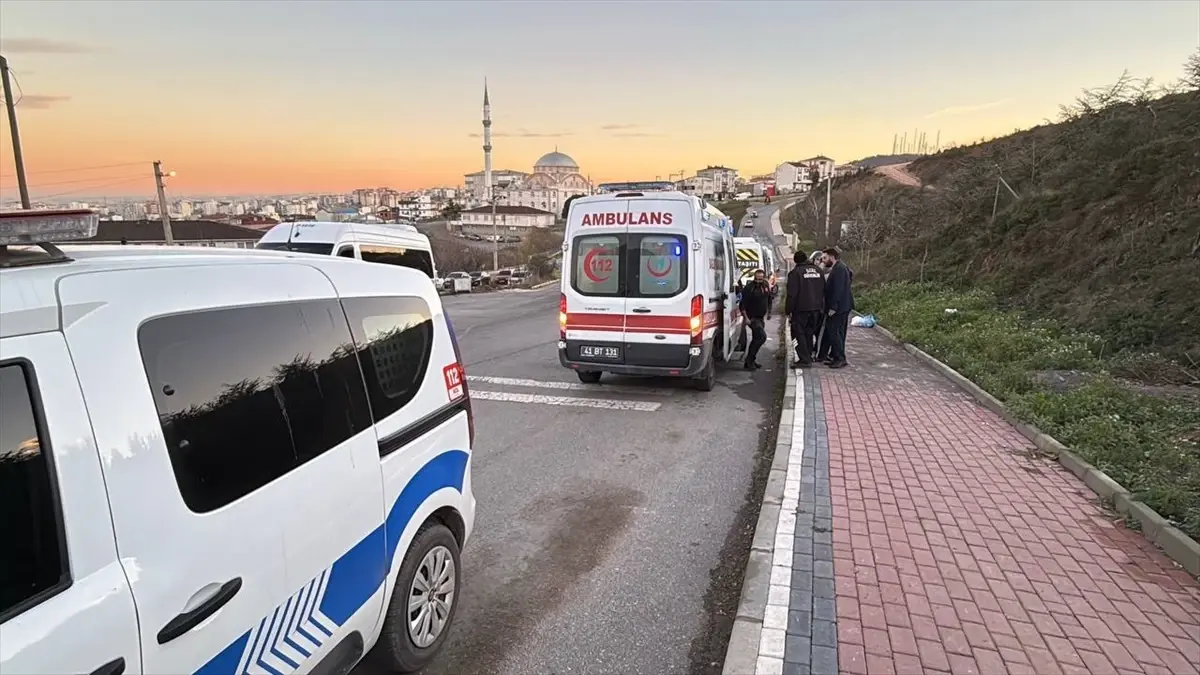 Minibüs Yaya Çarptı, Hastaneye Kaldırıldı