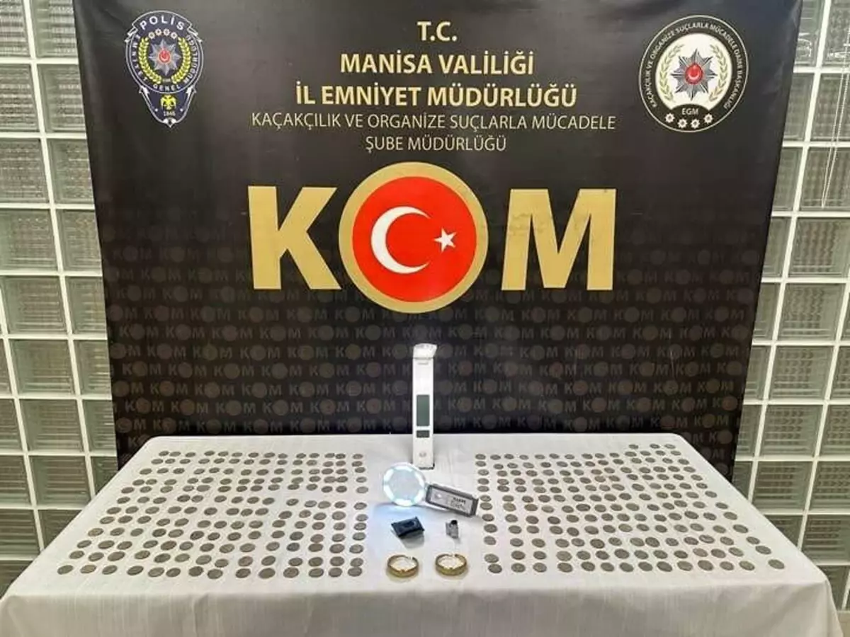 Manisa\'da Tarihi Eser Kaçakçılığı Operasyonu: 4 Gözaltı