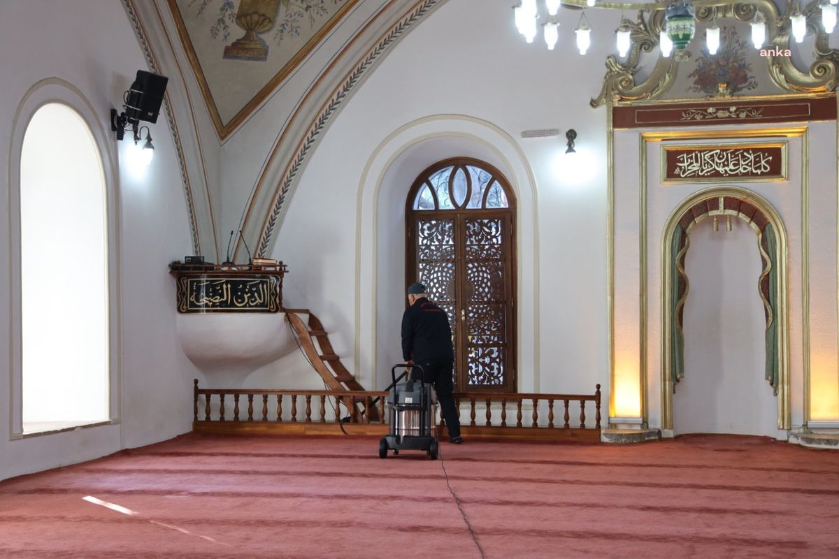 Menteşe Belediyesi, İhtiyaç Sahiplerine Temizlik Hizmeti Sunuyor