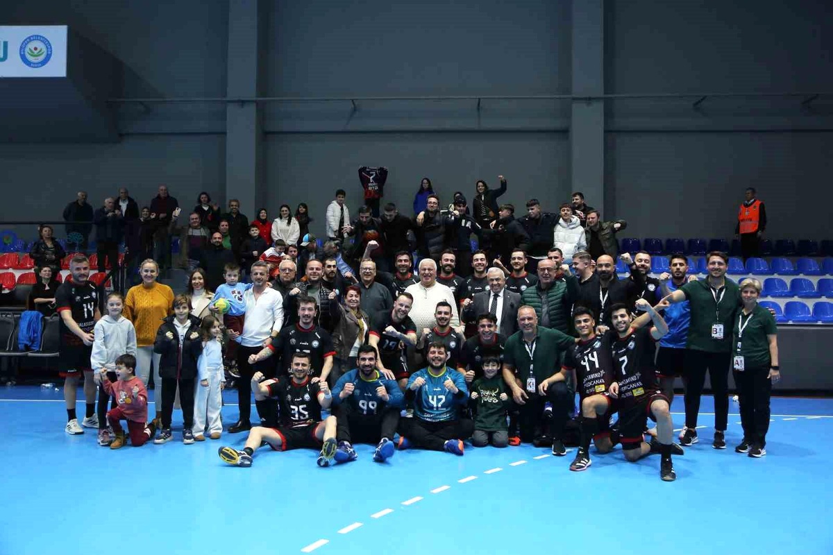 Nilüfer Belediyespor, Konya BBSK\'yı Mağlup Ederek Zirve Takibini Sürdürüyor