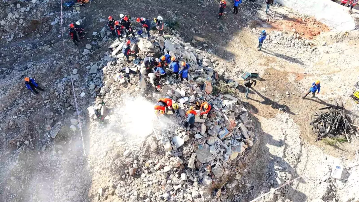 Ordu\'da Büyük Deprem Tatbikatı Gerçekleştirildi