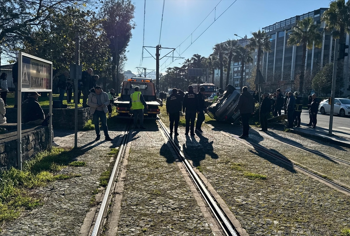 Samsun\'da Trafik Kazası Tramvay Seferlerini Aksattı